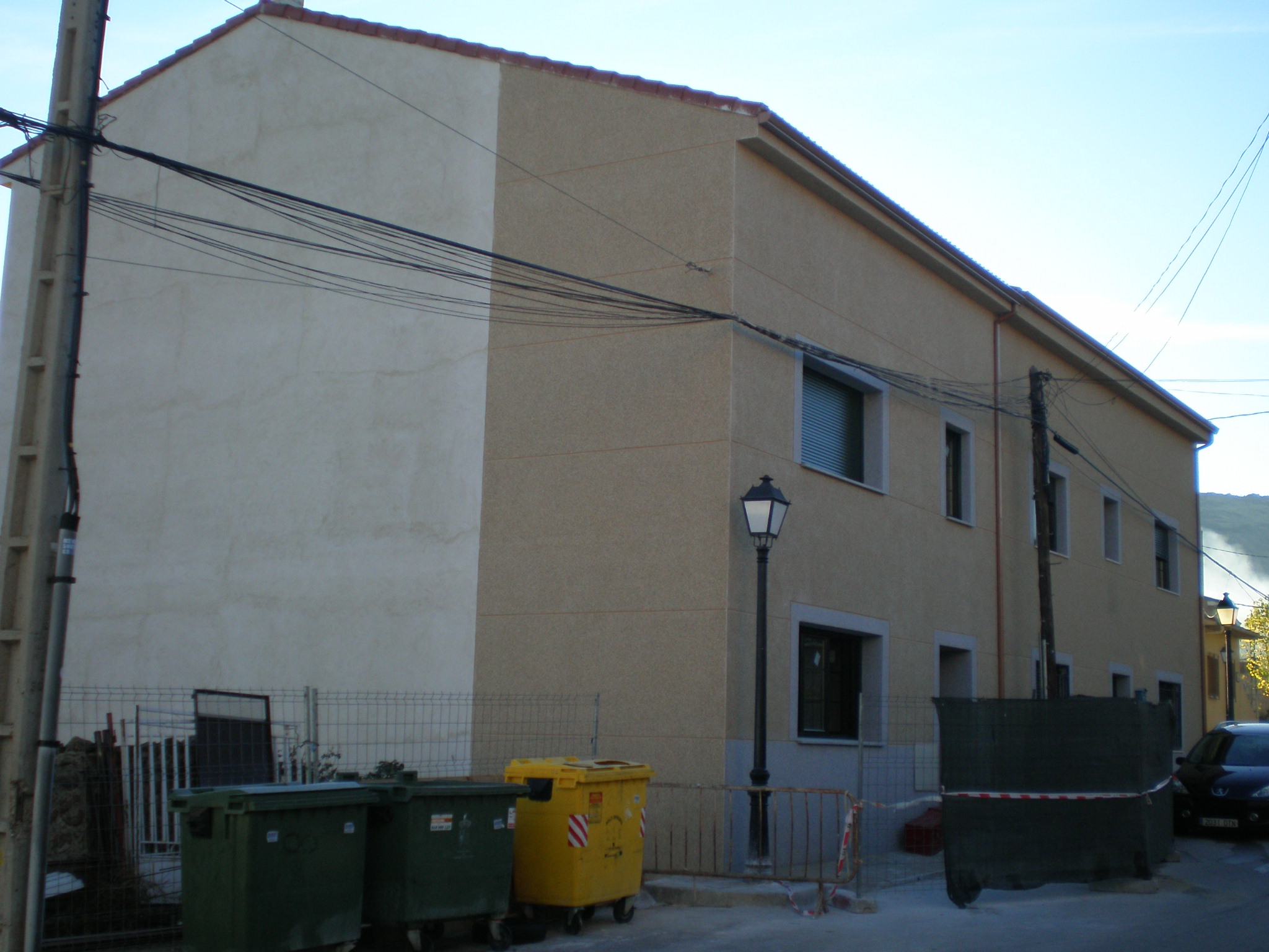 Dos edificios de 6 y 3 viviendas en Robledo de Chavela